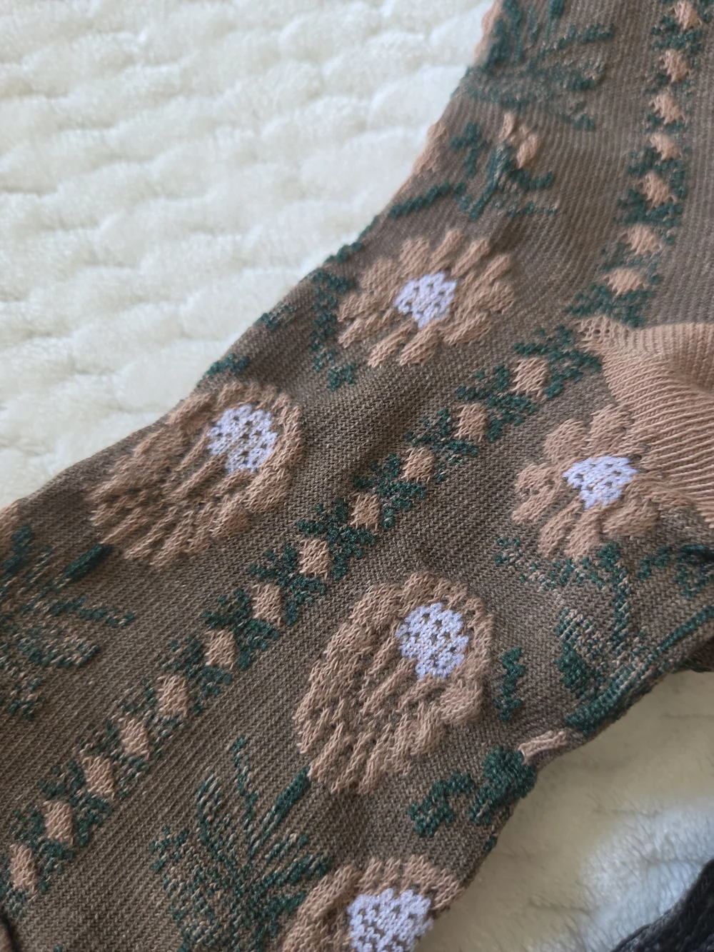 WOW 4 Pack of Embroidered Floral Crew Socks - Brown & Gray